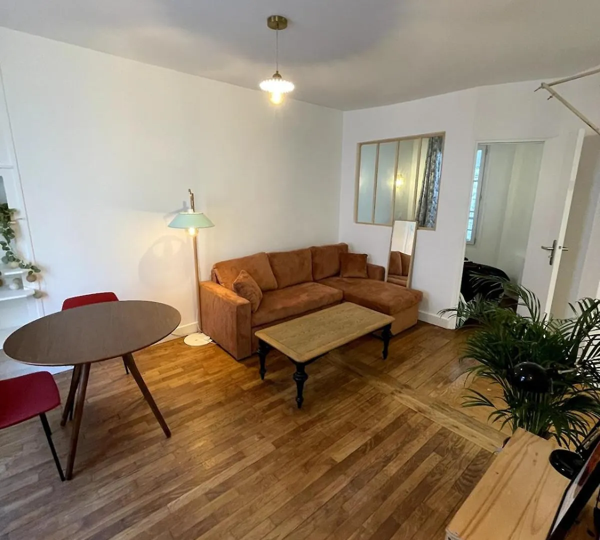 Bright Flat Near Montmartre Daire Paris Fransa